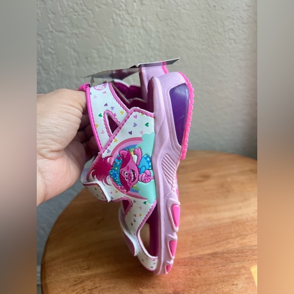 Trolls Light Up Printed Active Sandal (Toddler Girls) size 11 - Picture 5 of 9